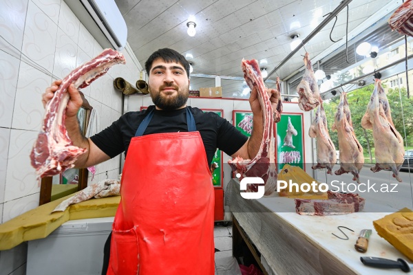 Neapol dairəsi yaxınlığında ət satışı ilə məşğul olan qəssabxanalar