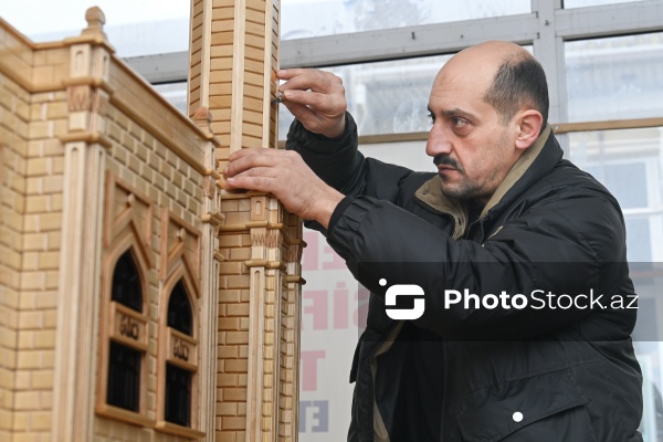 Fatimeyi-Zəhra məscidinin maketini hazırlayan usta Etibar Cəlilov