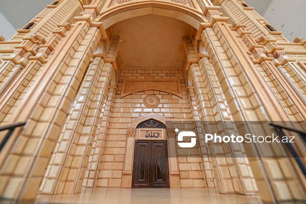 Fatimeyi-Zəhra məscidinin maketini hazırlayan usta Etibar Cəlilov