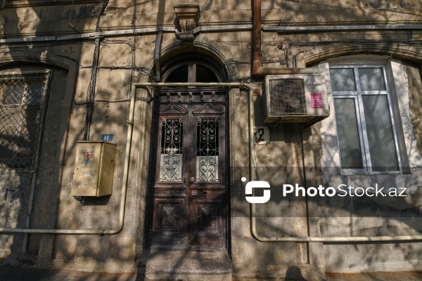 Bakının “Kubinka” ərazisində freskalı tarixi bina sökülmə təhlükəsi ilə üz-üzədir