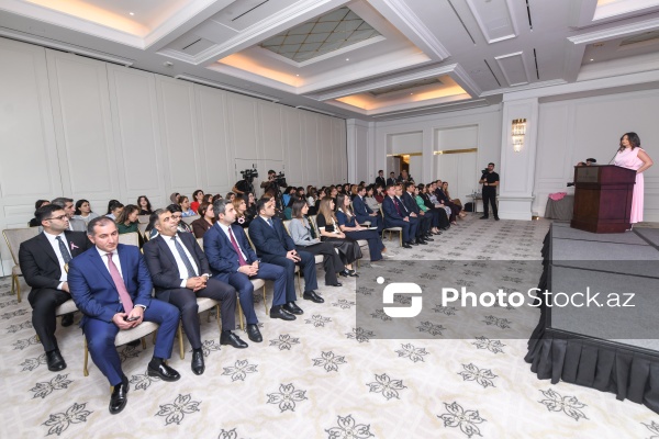 "Fərqində ol: Ümumdünya Süd Vəzi Xərçəngi ilə Mübarizə Ayı" tədbiri