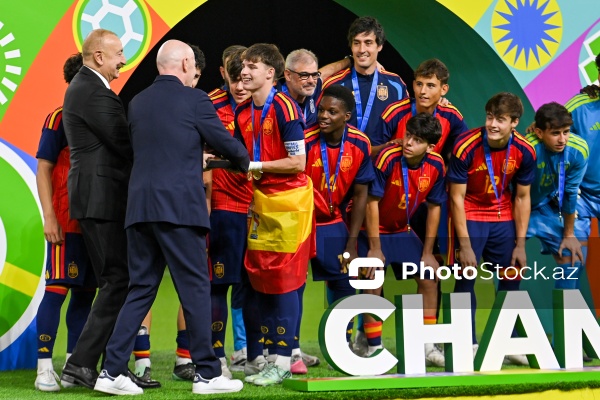 Prezident İlham Əliyev FIFA U-15 Dünya çempionatı və festivalının mükafatlandırma mərasimində