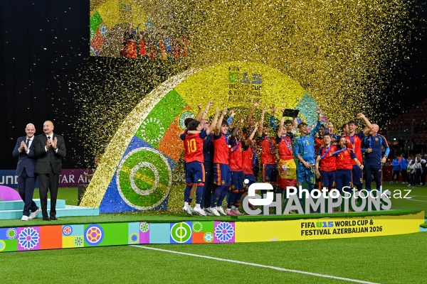 Prezident İlham Əliyev FIFA U-15 Dünya çempionatı və festivalının mükafatlandırma mərasimində
