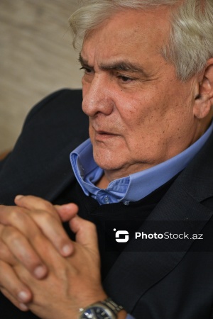 Xalq yazıçısı Kamal Abdulla