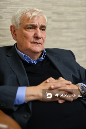 Xalq yazıçısı Kamal Abdulla