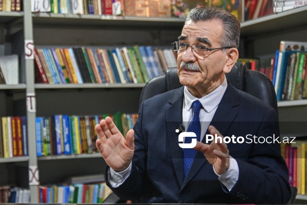 Filologiya üzrə fəlsəfə doktoru, dosent Atəş Əhmədli