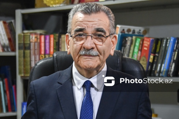 Filologiya üzrə fəlsəfə doktoru, dosent Atəş Əhmədli