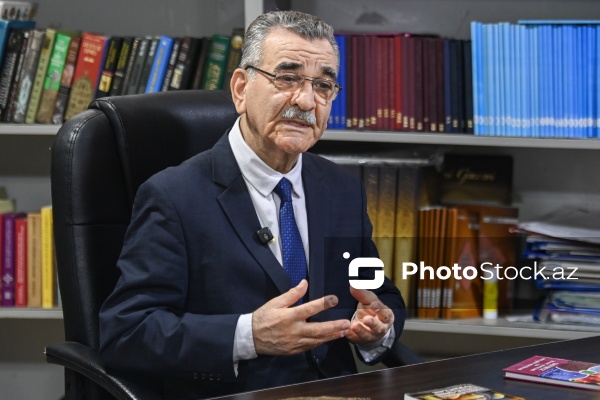 Filologiya üzrə fəlsəfə doktoru, dosent Atəş Əhmədli