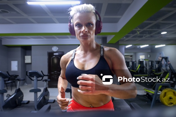 Fitnes modeli və kouç Günay Arazova