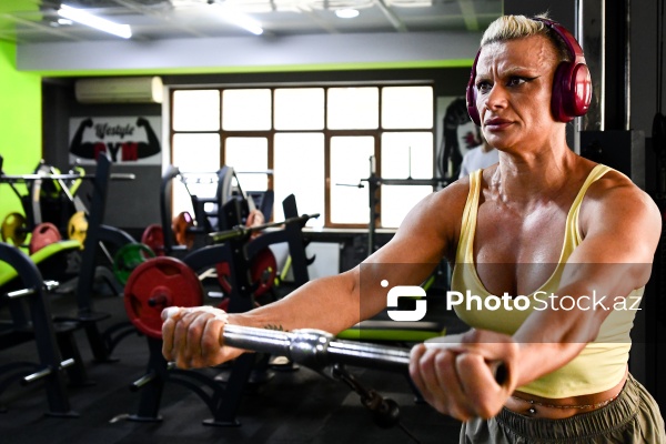 Fitnes modeli və kouç Günay Arazova