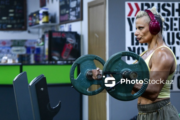 Fitnes modeli və kouç Günay Arazova