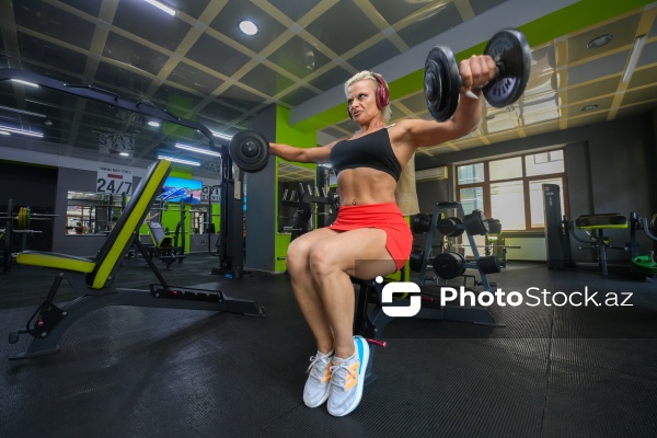 Fitnes modeli və kouç Günay Arazova