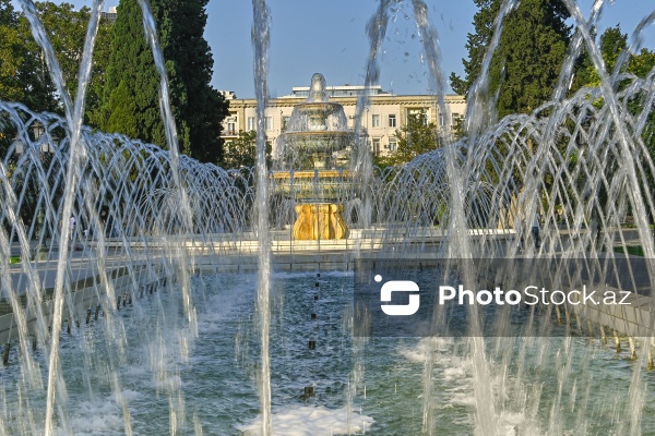 Paytaxt Bakının gözoxşayan fontanları