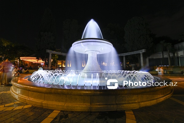 Paytaxt Bakının gözoxşayan fontanları