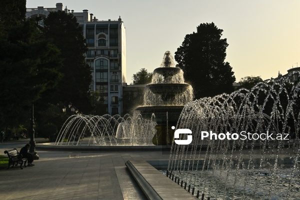Paytaxt Bakının gözoxşayan fontanları