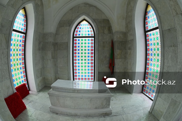 Gəncə şəhərində yerləşən Cavad xan türbəsi