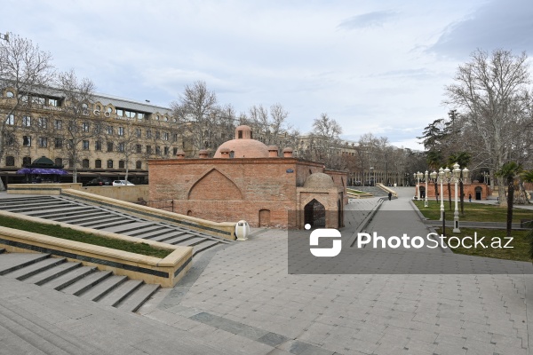 Dörd əsrdən çox yaşı olan Çökək hamam