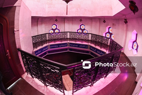 Gəncə şəhərində yerləşən Nizami məqbərəsi