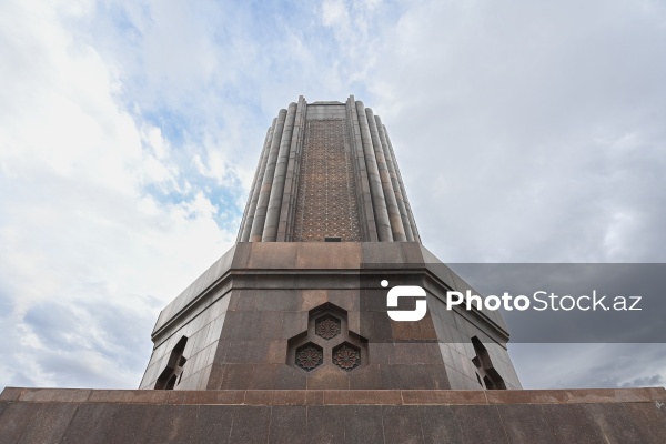 Gəncə şəhərində yerləşən Nizami məqbərəsi