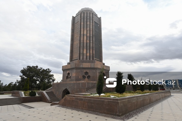 Gəncə şəhərində yerləşən Nizami məqbərəsi