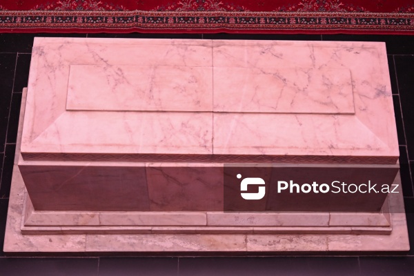 Gəncə şəhərində yerləşən Nizami məqbərəsi