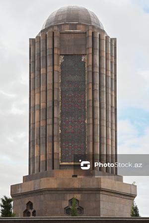 Gəncə şəhərində yerləşən Nizami məqbərəsi