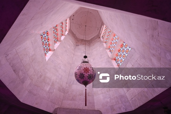 Gəncə şəhərində yerləşən Nizami məqbərəsi