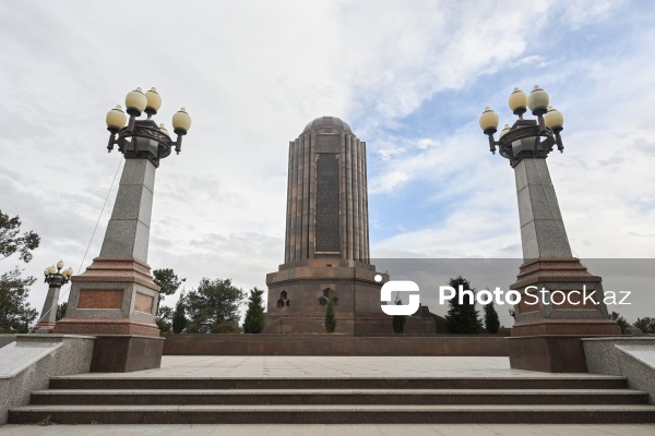 Gəncə şəhərində yerləşən Nizami məqbərəsi