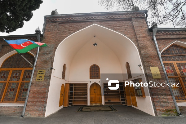 Gəncə şəhərində yerləşən tarixi Cümə məscidi