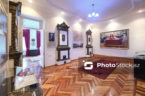 Gəncə şəhərində yerləşən Azərbaycan Xalq Cümhuriyyəti Muzeyi