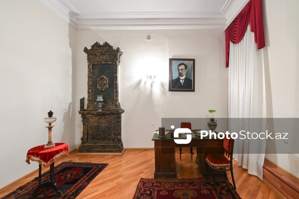 Gəncə şəhərində yerləşən Azərbaycan Xalq Cümhuriyyəti Muzeyi