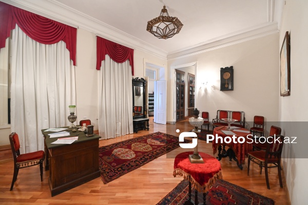 Gəncə şəhərində yerləşən Azərbaycan Xalq Cümhuriyyəti Muzeyi