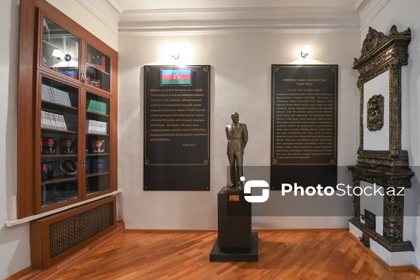 Gəncə şəhərində yerləşən Azərbaycan Xalq Cümhuriyyəti Muzeyi
