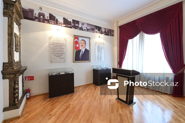 Gəncə şəhərində yerləşən Azərbaycan Xalq Cümhuriyyəti Muzeyi