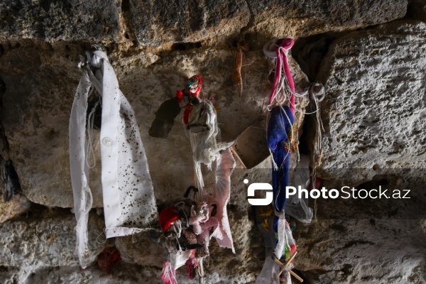 Gilgilçay qəsəbəsində yerləşən XVIII əsrə aid Pir Xəlil türbəsi