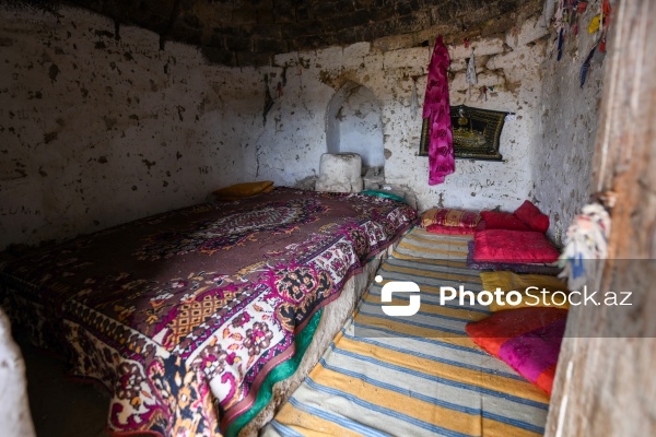 Gilgilçay qəsəbəsində yerləşən XVIII əsrə aid Pir Xəlil türbəsi