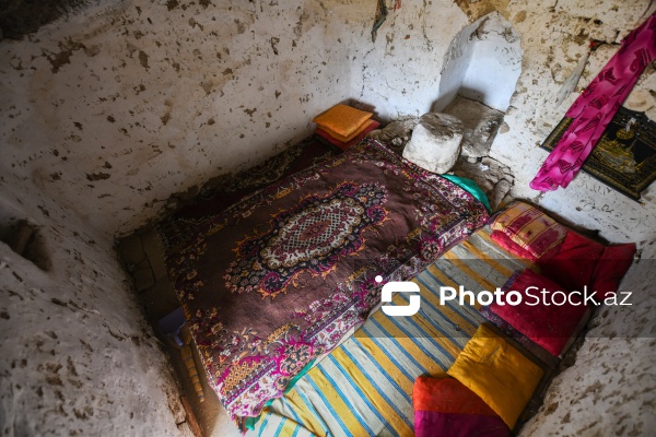 Gilgilçay qəsəbəsində yerləşən XVIII əsrə aid Pir Xəlil türbəsi