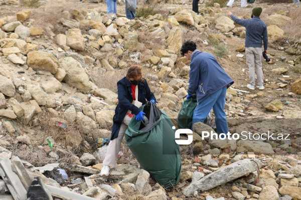 “Global Media Group” Beynəlxalq Sahilyanı Təmizlik Günündə iştirak edib