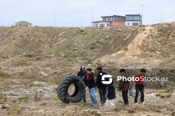 “Global Media Group” Beynəlxalq Sahilyanı Təmizlik Günündə iştirak edib