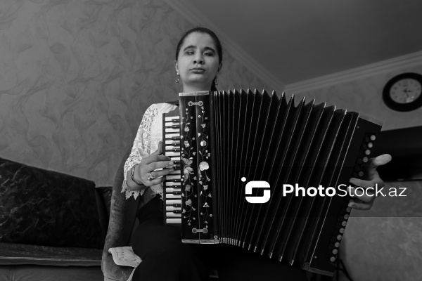 Görmə məhdudiyyətli qarmon ifaçısı Fidan Quliyeva