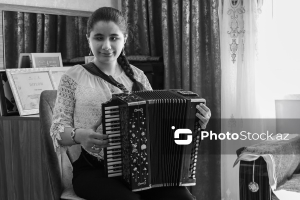 Görmə məhdudiyyətli qarmon ifaçısı Fidan Quliyeva