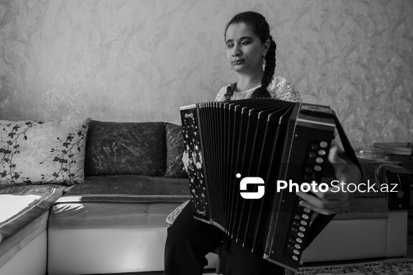Görmə məhdudiyyətli qarmon ifaçısı Fidan Quliyeva