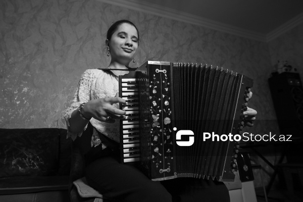 Görmə məhdudiyyətli qarmon ifaçısı Fidan Quliyeva
