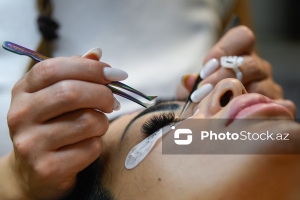 Xanımların xüsusi əhəmiyyət verdiyi gözəllik prosedurları