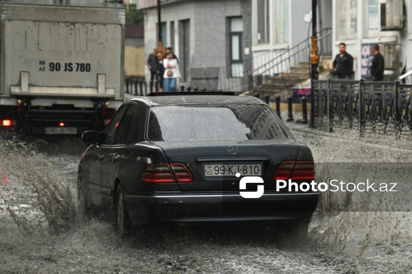 Güclü yağışdan sonra Bakı