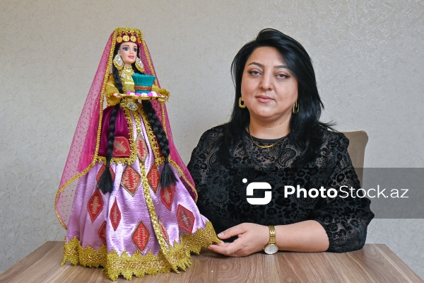 Milli ornamentlərlə zəngin bədii gəlinciklər hazırlayan Günel Həsənova