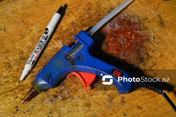 Milli ornamentlərlə zəngin bədii gəlinciklər hazırlayan Günel Həsənova