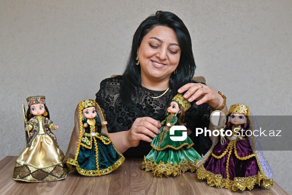 Milli ornamentlərlə zəngin bədii gəlinciklər hazırlayan Günel Həsənova