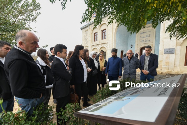 Gürcüstanlı səyyahların Ağdam Cümə məscidini ziyarəti