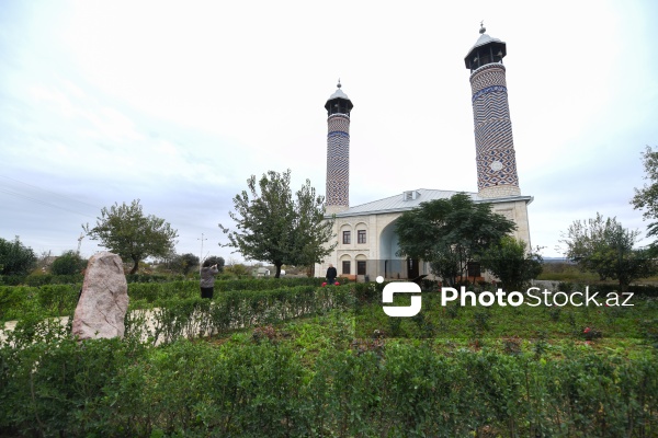 Gürcüstanlı səyyahların Ağdam Cümə məscidini ziyarəti